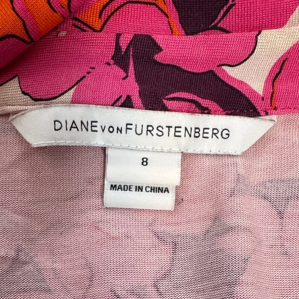 Diane Von Furstenberg CollaredShort Sleeved Floral Wrap Dress in Pink and Purple - Picture 9 of 13
